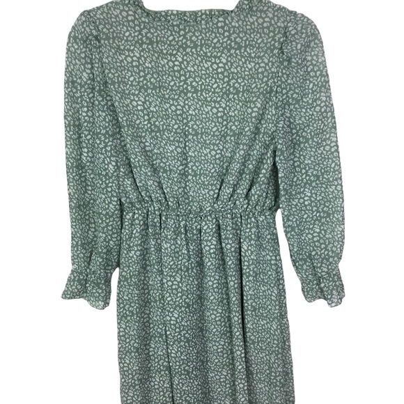 Deep V-neck Ruffle Long Sleeve Floral Print Maxi Dress size Medium NWOT - Picture 4 of 6